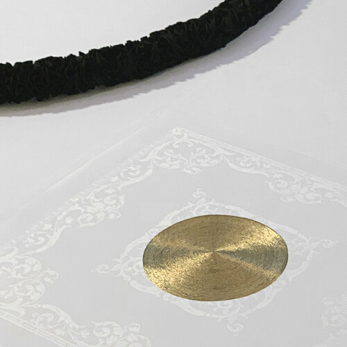  Anne Wilson,  Absorb/Reflect , 2020Mourning Garlands nos. 1, 2, 3... (ribbon, thread). Golden Roundels nos. 1, 2 (damask table napkin, ink, gold thread embroidery). Installation on floor platform, 132 x 64 inches. Photo: Anne Wilson Studio 